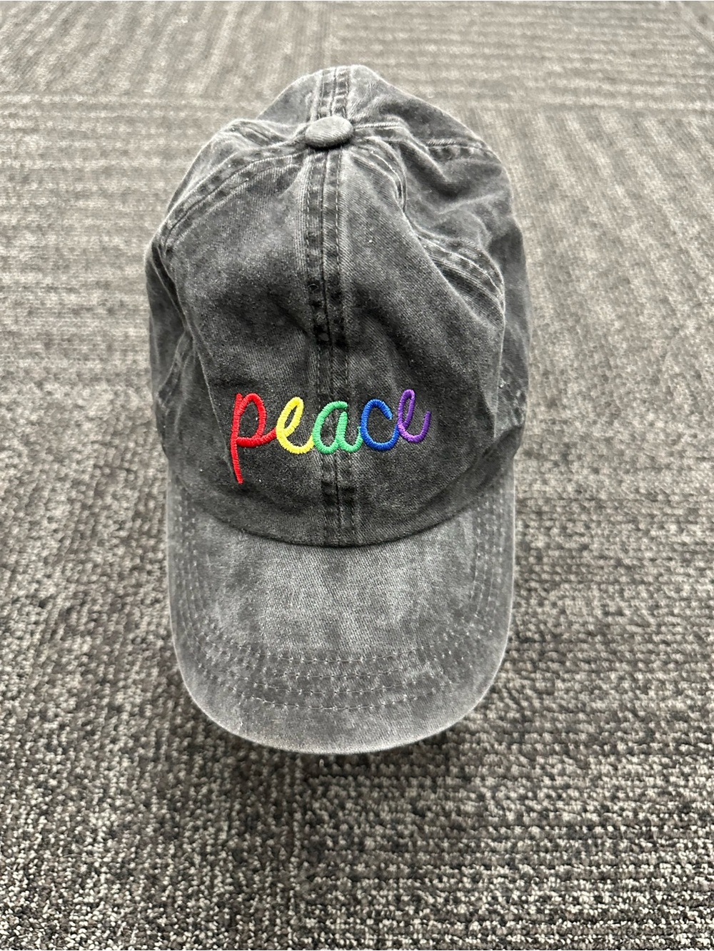 Unisex Gray Adjustable Baseball Cap
Embroidered Rainbow Peace One Size